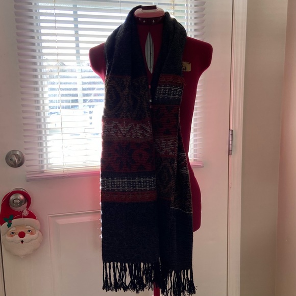 Foulards & accessories SAA Inc. Nordic print unisex fringed scarves. Used. - Picture 6 of 8